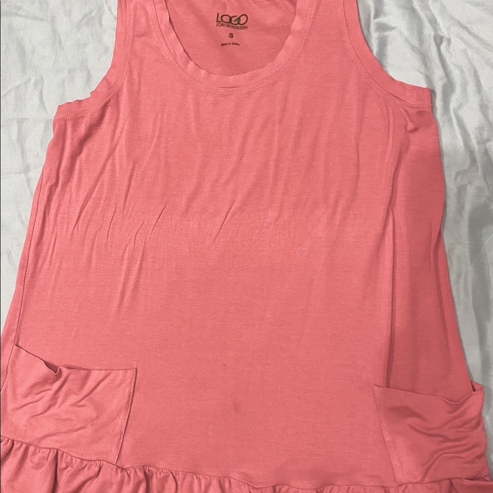 Layers by Lori Goldstein. Tank top.